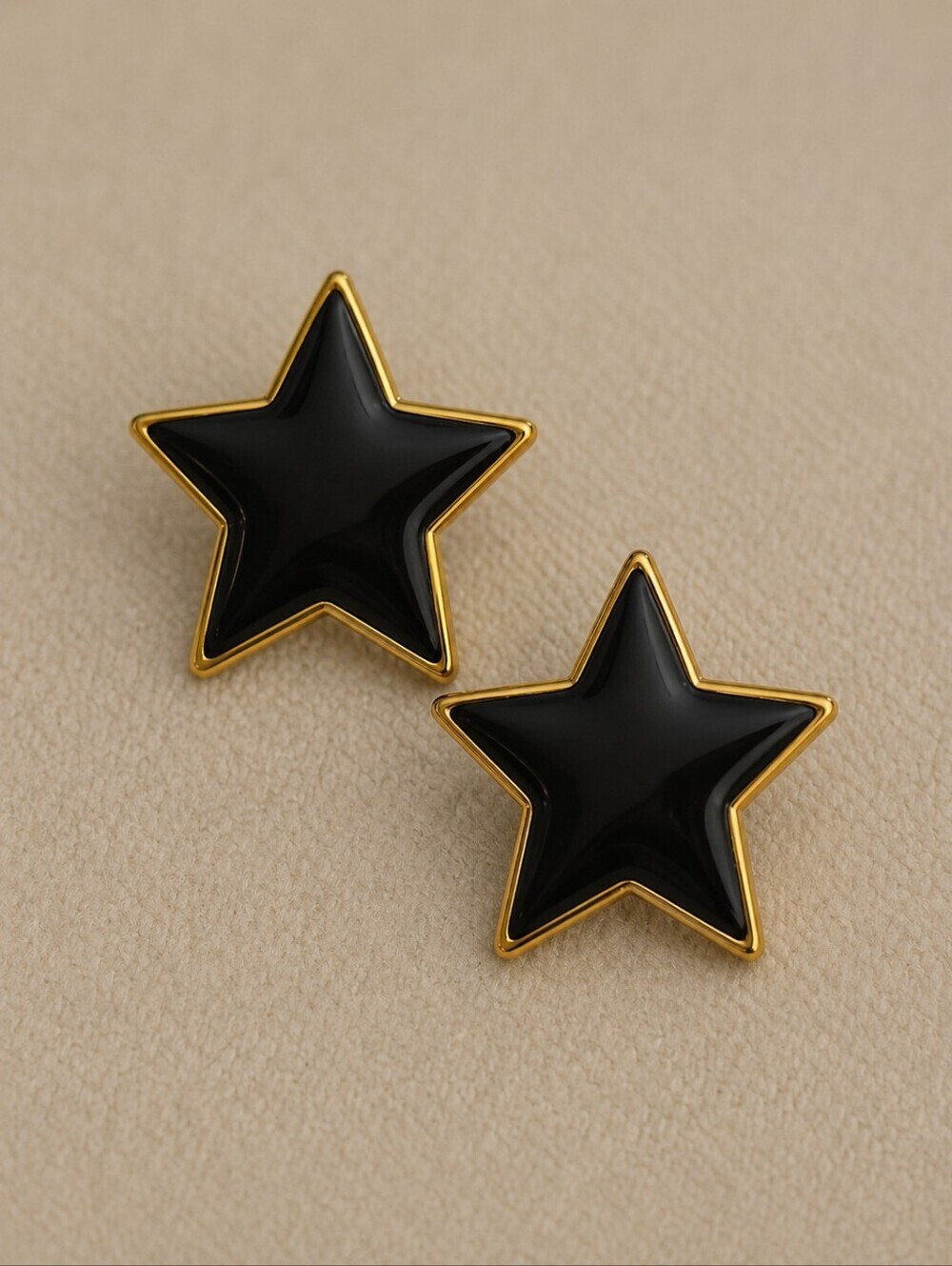 Vintage 1980s Gold and Black Metal Star Baddie Earrings
